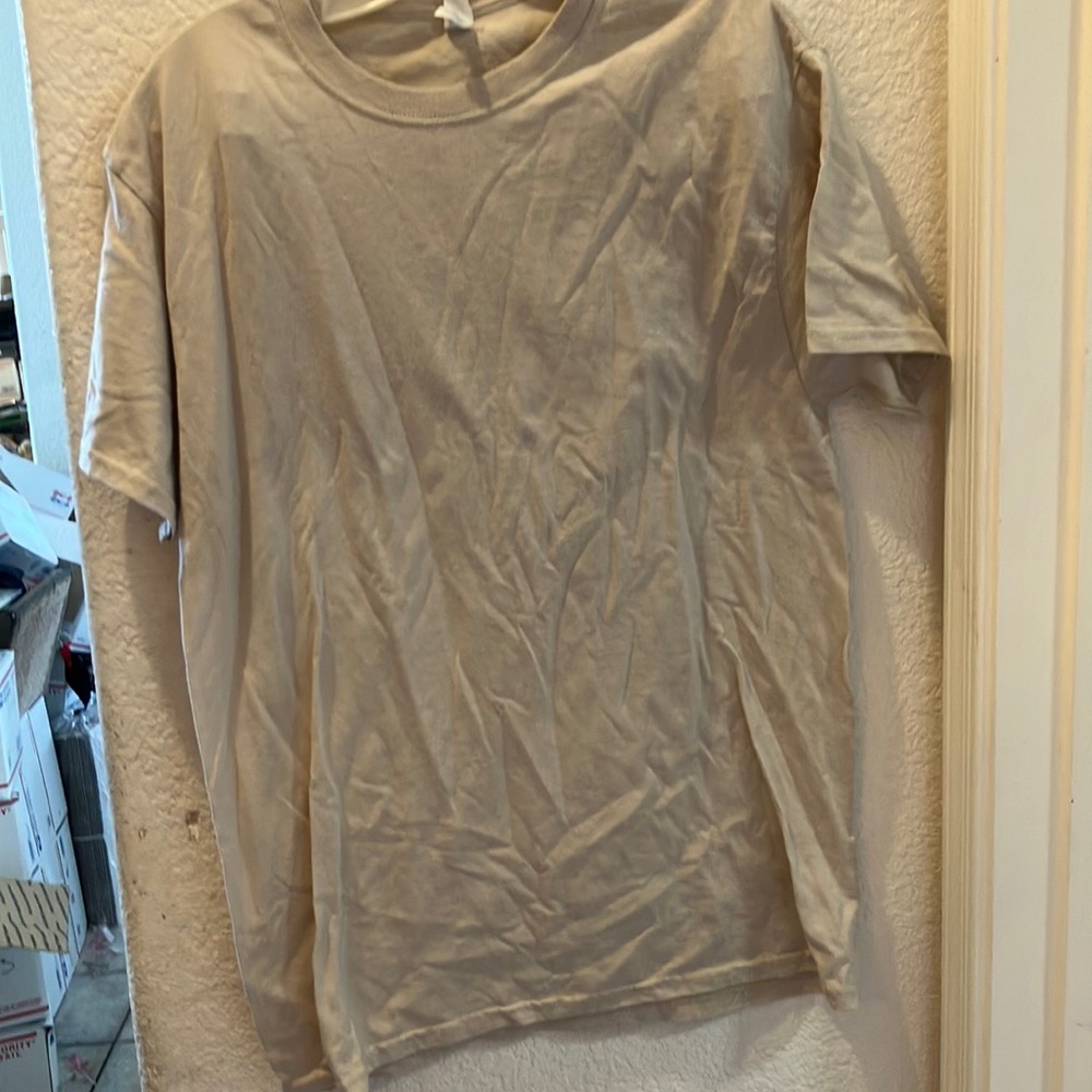 FINAL MARKDOWN Classic jerzees tee medium